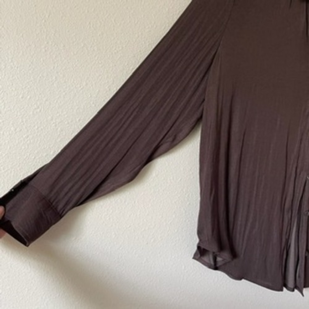 Evereve Womens Chocolate Brown Button Down Long Sleeve Blouse Shirt Size M - Picture 3 of 5